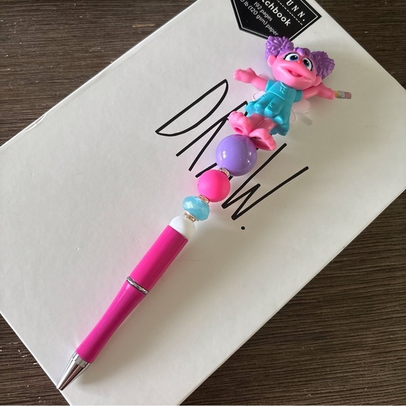 Sesame Street: Abby Cadabby handmade beaded pen - Picture 2 of 3